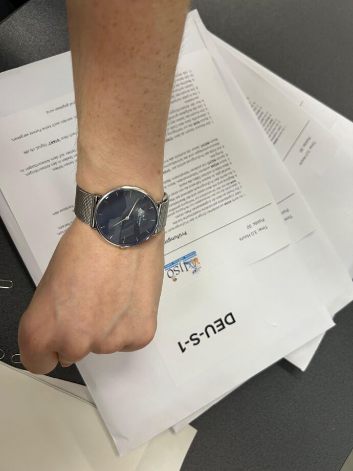 Die Theoretischen Klausuren sind fertig und gepackt